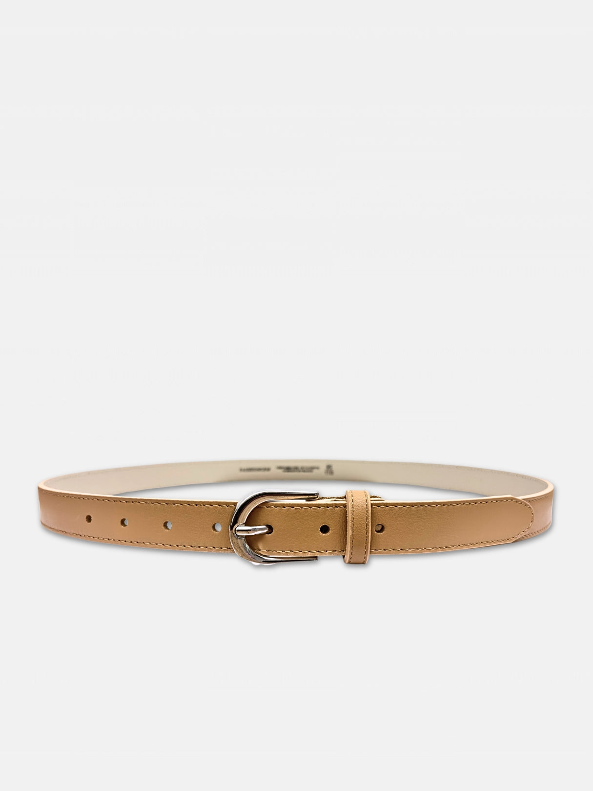 Ceinture en cuir beige aurore de 25 millimètre avec boucle arrondie argentée, vue entière fermée